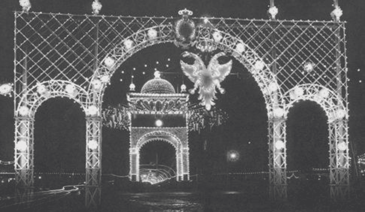 Imagen de archivo del Ayuntamiento de Sevilla, antigua portada de la Feria de Abril